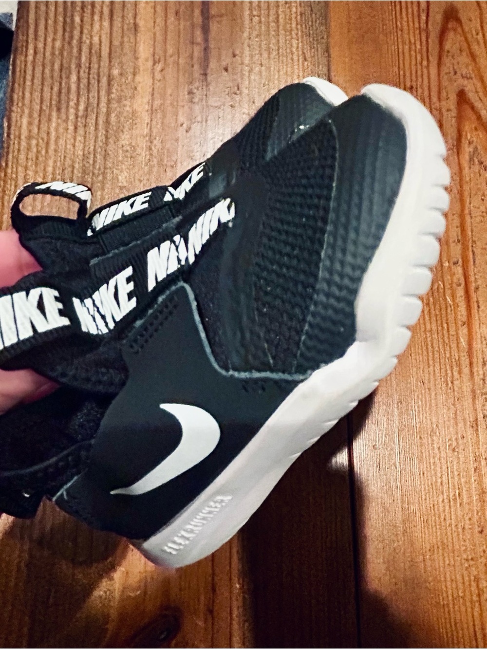 Nike Flex Runner Black White 6c Slip-On Sneakers Size 6C AT4665-001